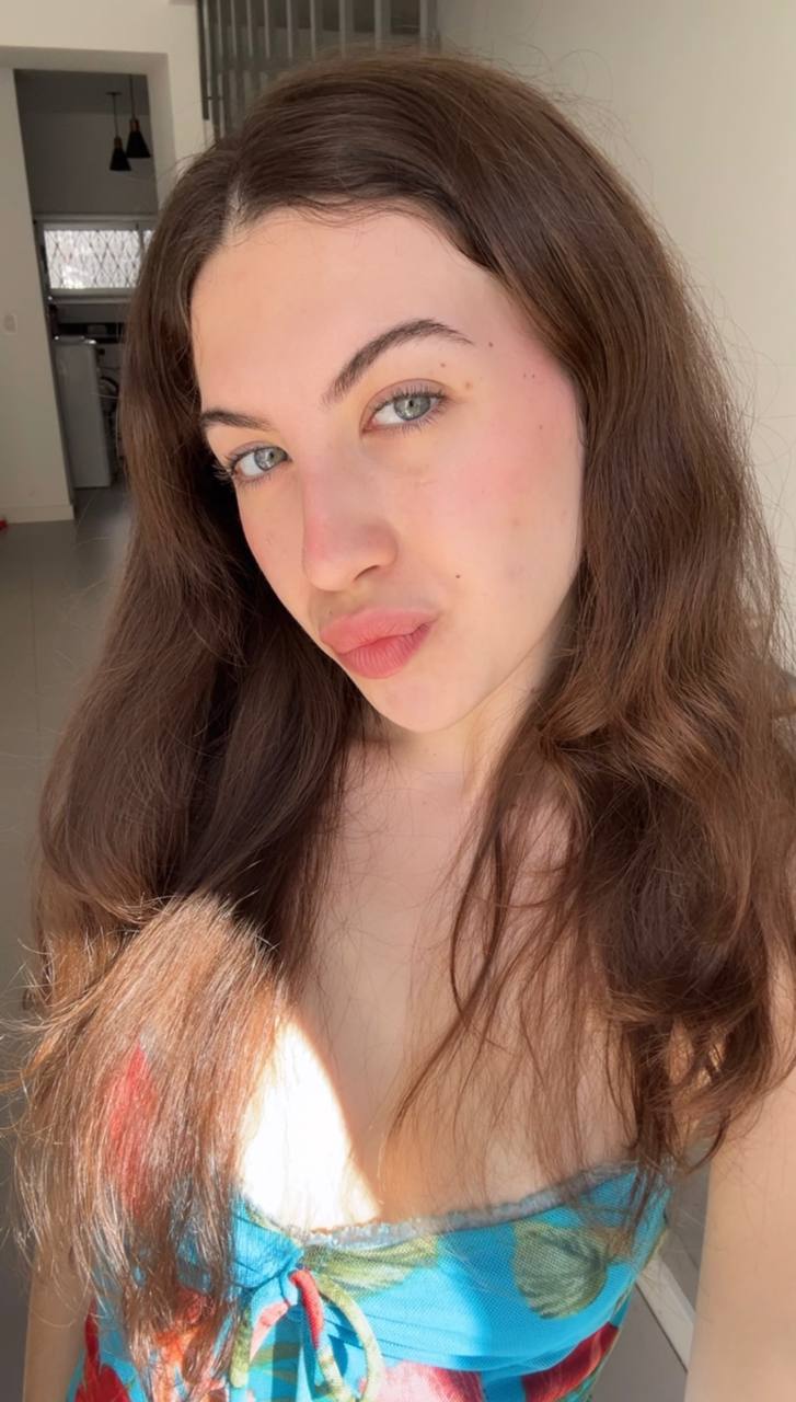 Nude girl Amber in Wuhu