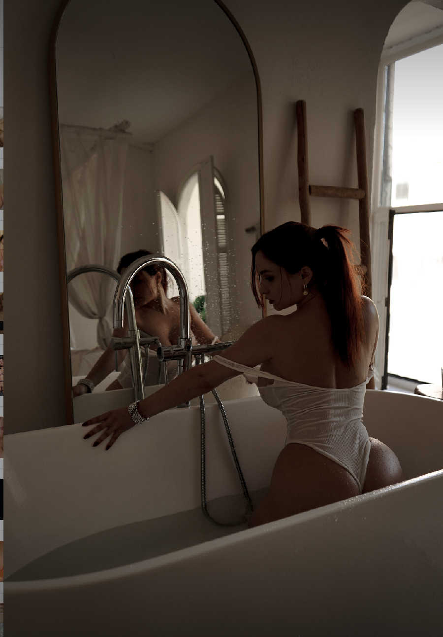 A playful frame from Miranda Faith nude — online in Wuhu