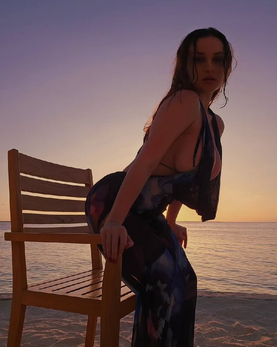 Sexy girl Miranda Faith nude in Wuhu