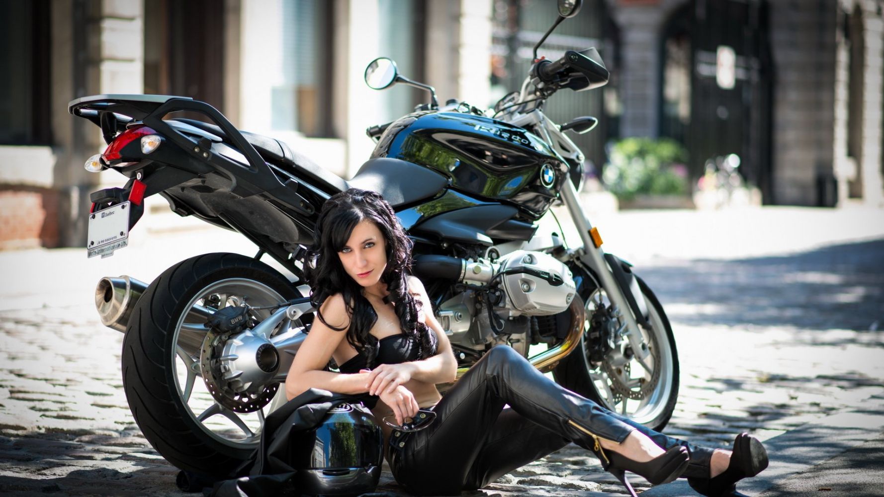 European women on bikes in Wuhu