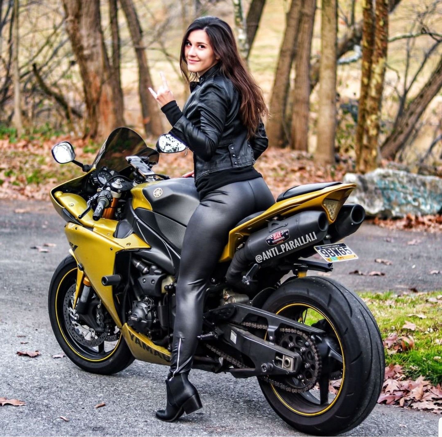 Sexy girl Brunettes on a motorcycle in Wuhu