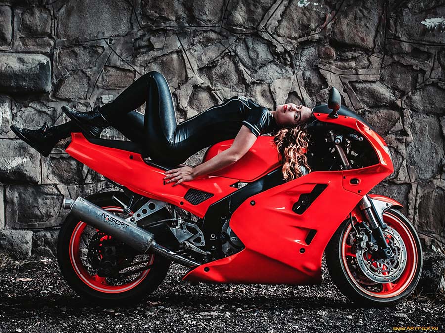 Beautiful girl Beautiful girls and motorcycles in Wuhu