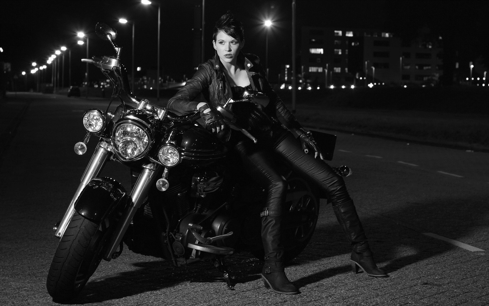 Photo Beautiful girls and motorcycles in Wuhu