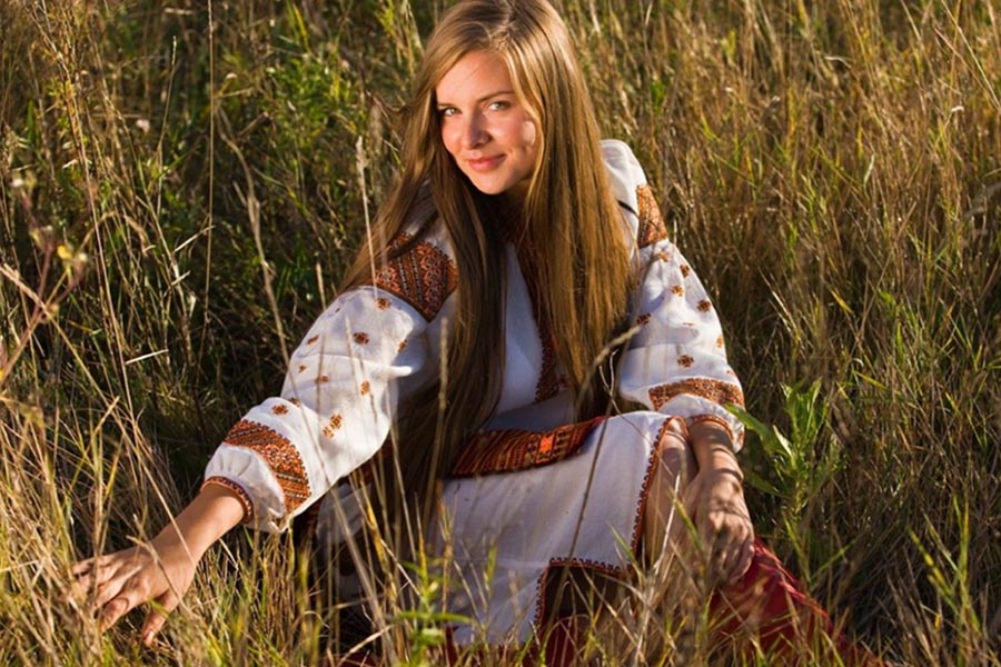 Model Women in Slavic costumes in Wuhu