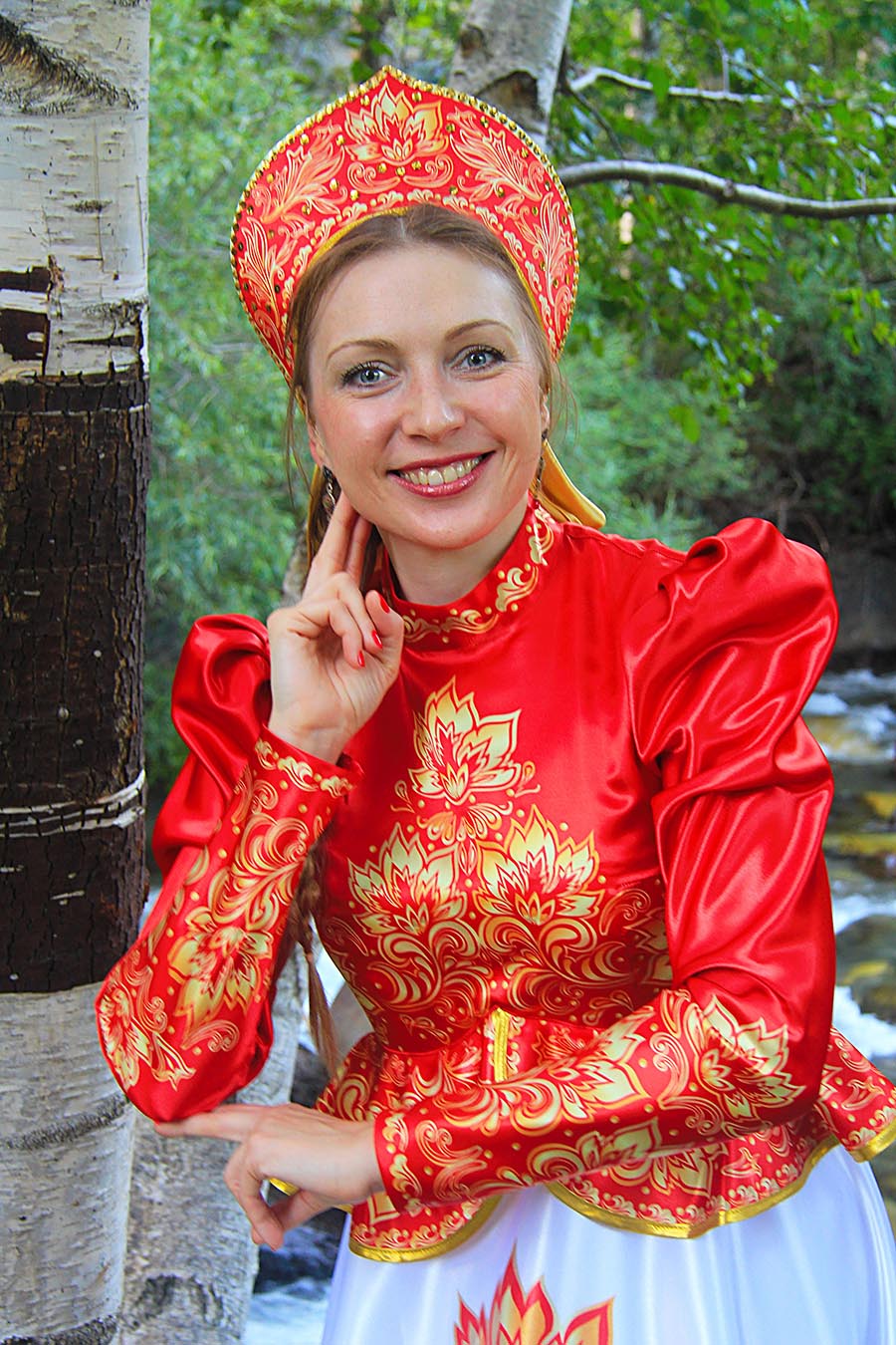 Women in Slavic costumes in Wuhu
