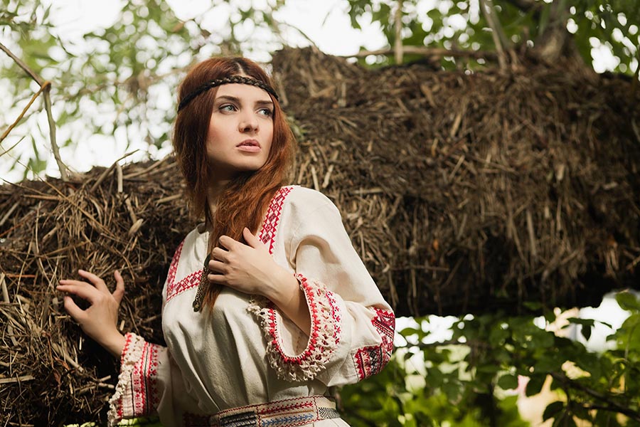 Women in Slavic costumes in Wuhu