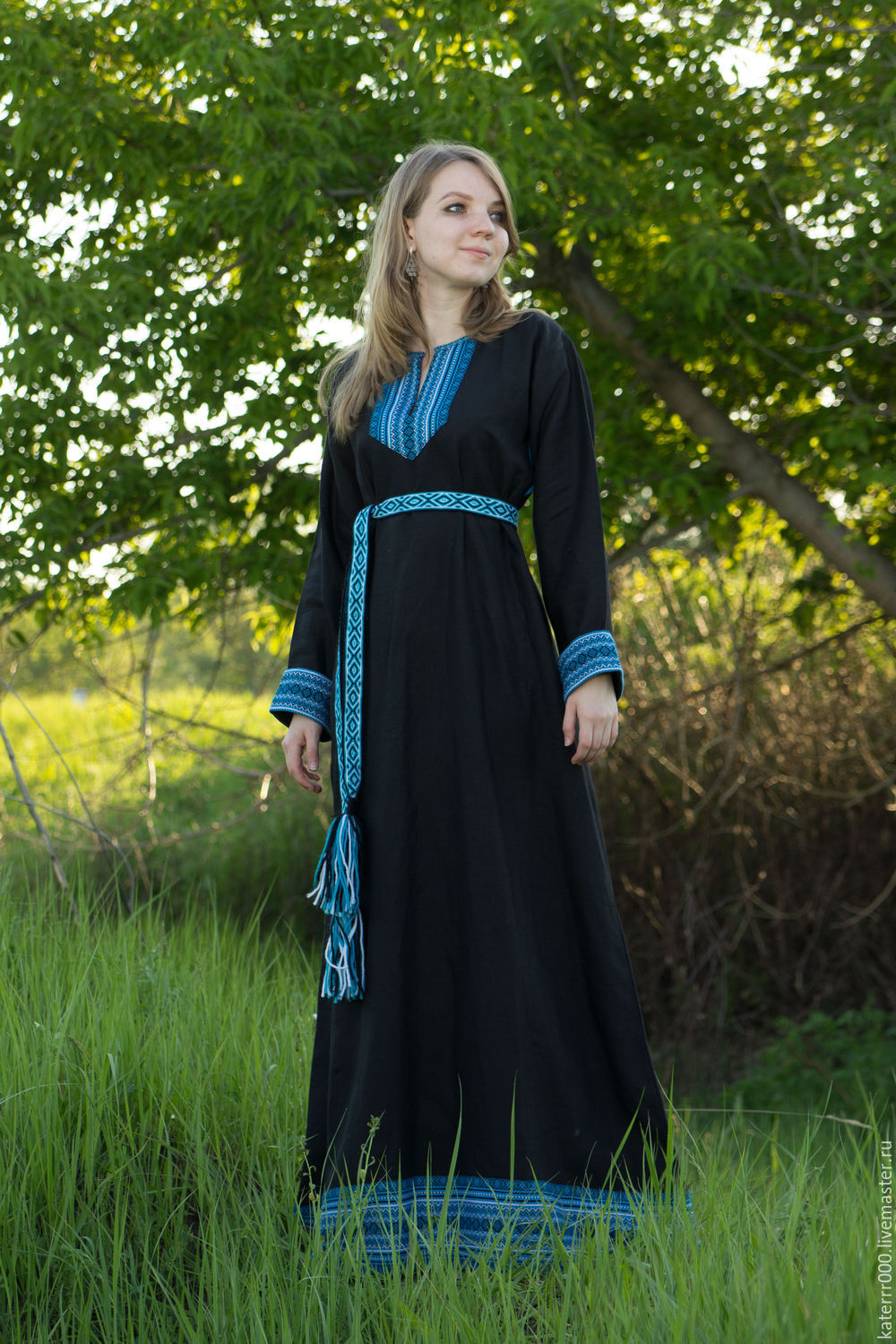 Women in Slavic costumes in Wuhu