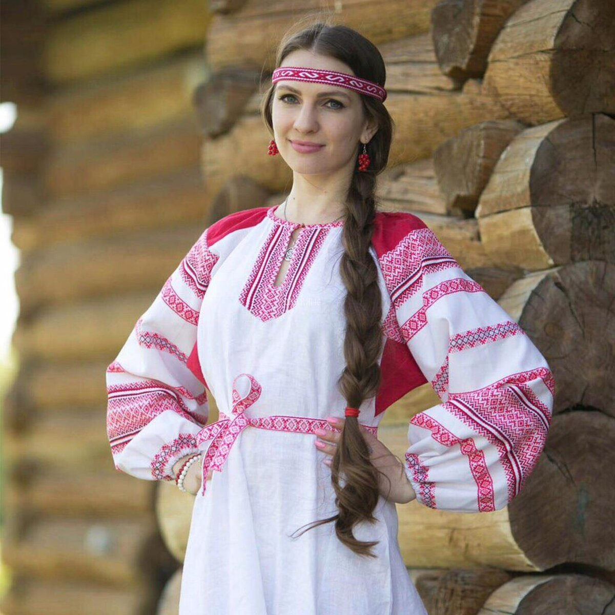 Girls in Slavic costumes in Wuhu