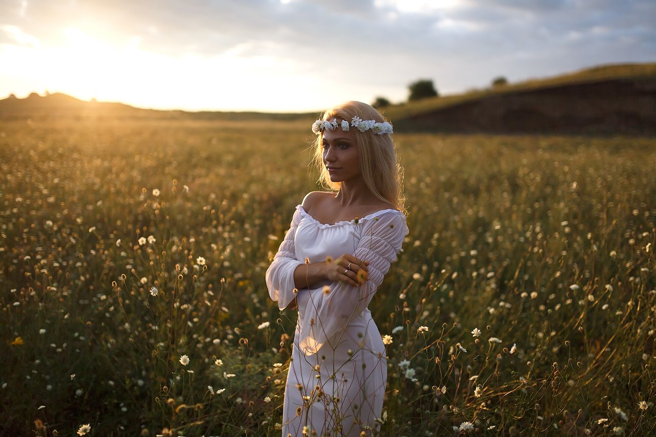 Girls in Slavic costumes in Wuhu