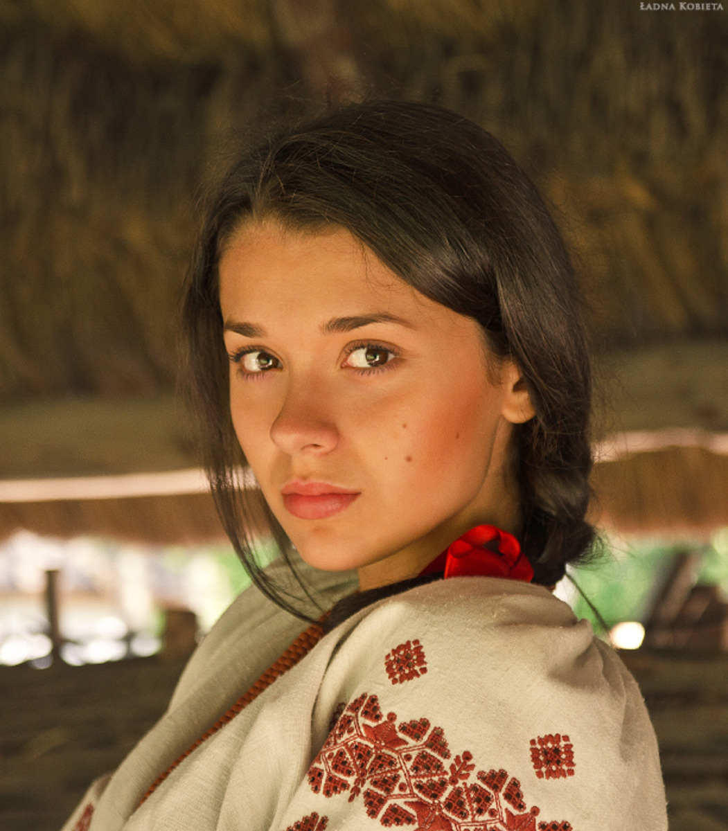 Girls in Slavic costumes in Wuhu