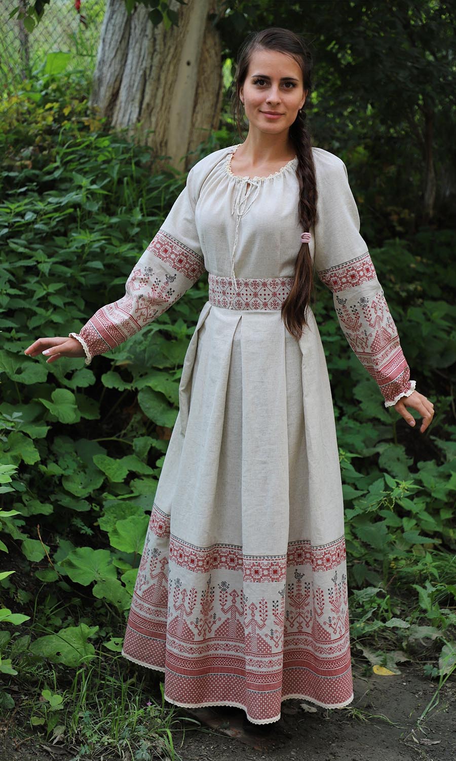 Girls in Slavic costumes in Wuhu