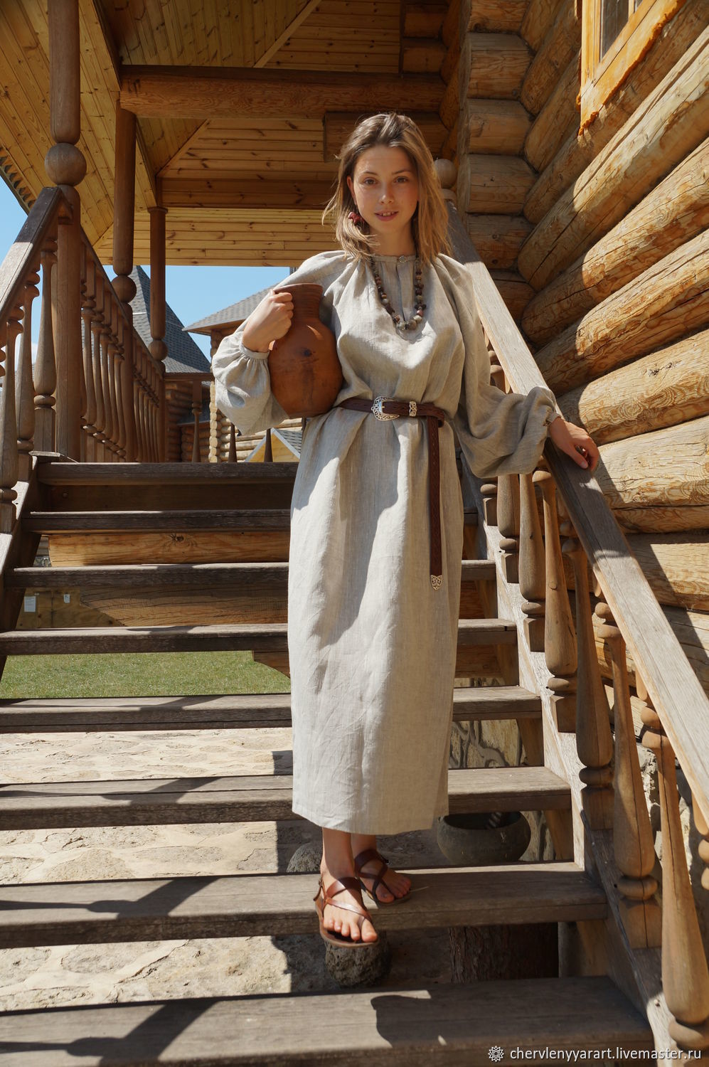 Girls in Slavic costumes in Wuhu