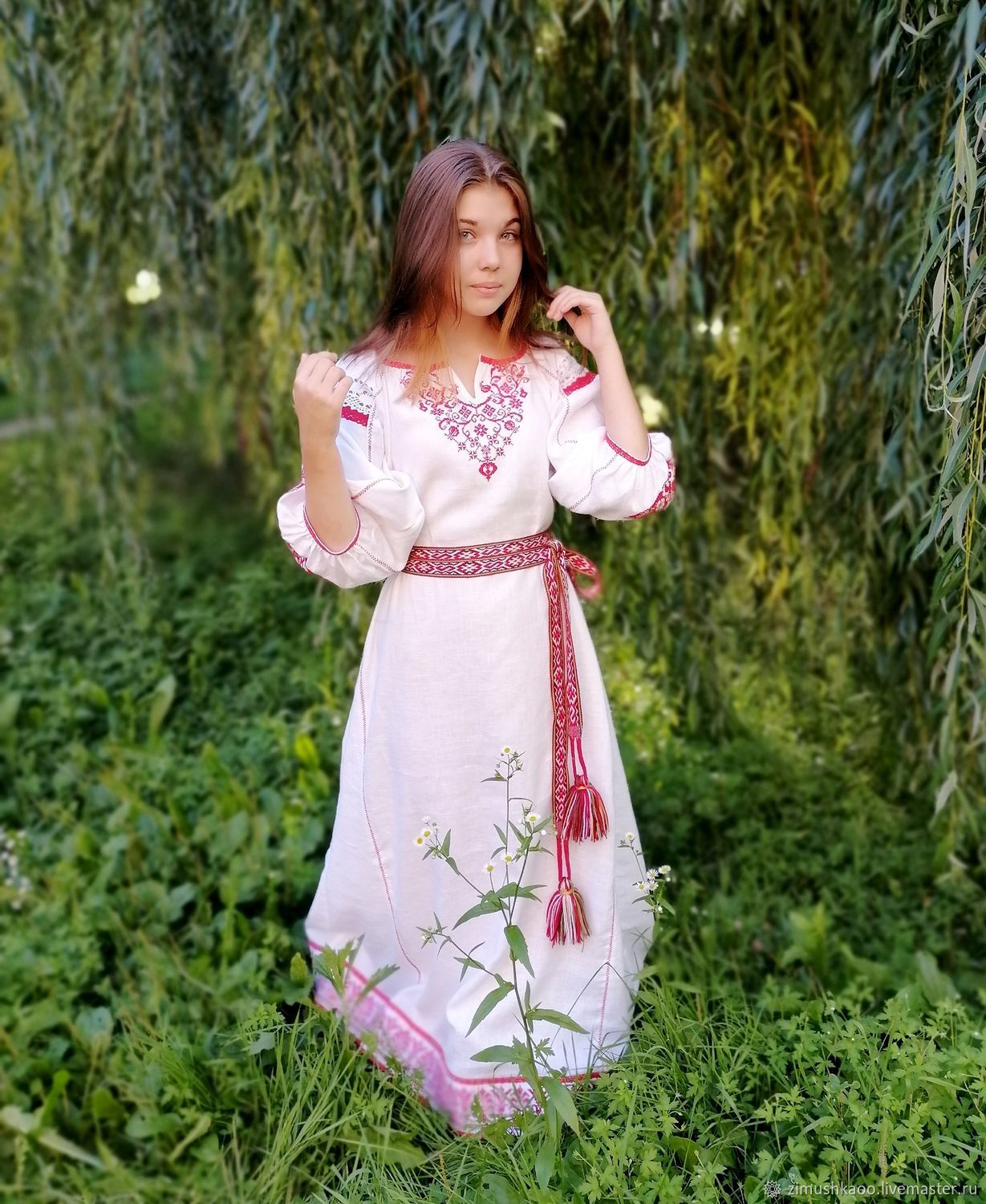 Girl Girls in Slavic costumes in Wuhu