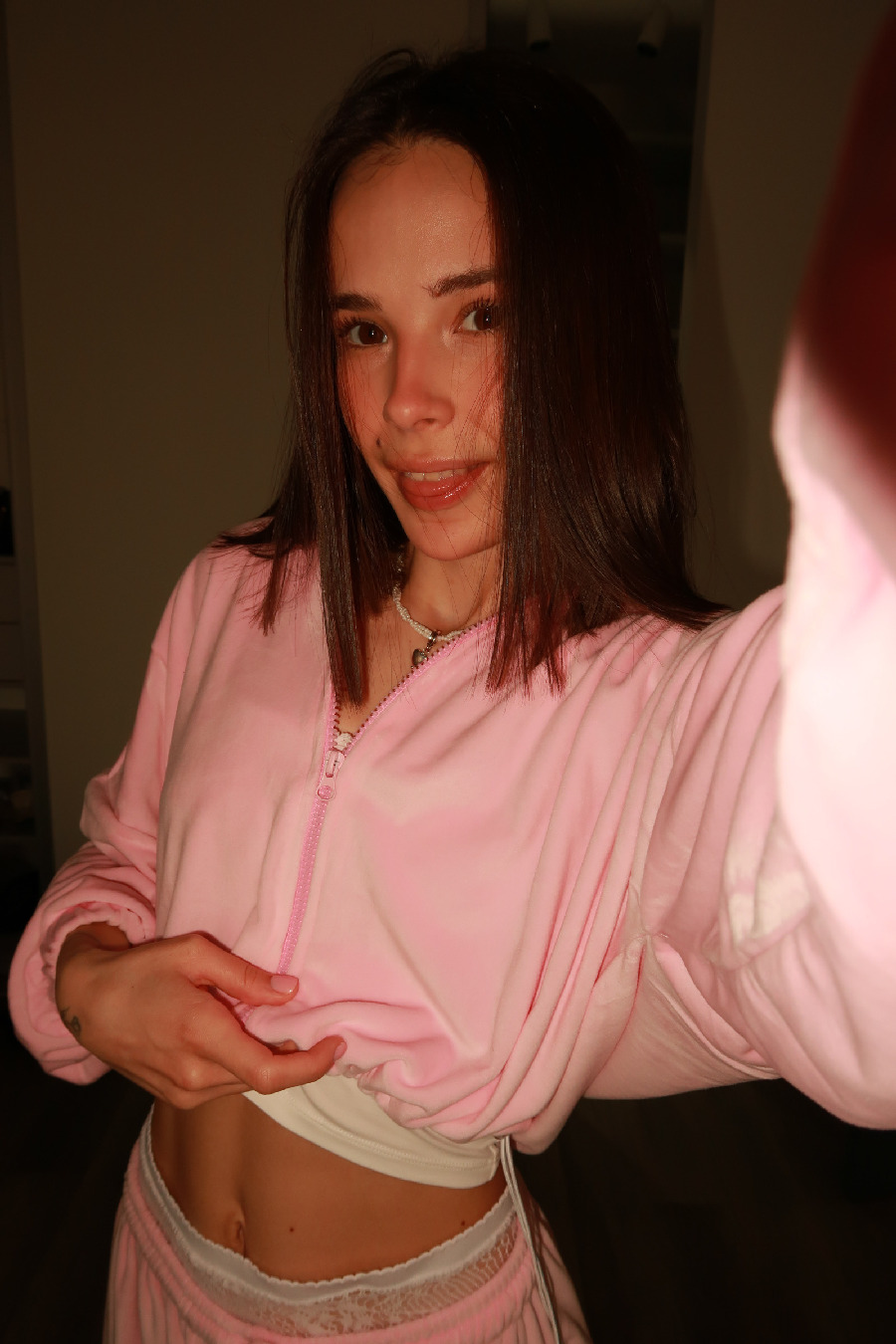 Tina brings the glow — live moments in Wuhu